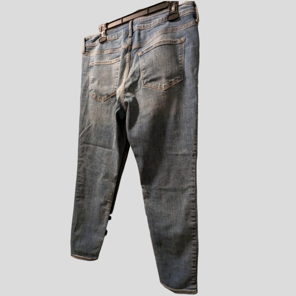 size 12 old Navy jeans - Picture 2 of 2